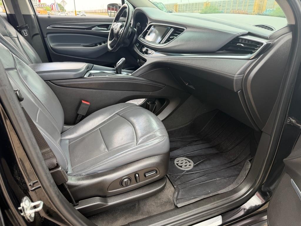 Buick Enclave Essence FWD 2018