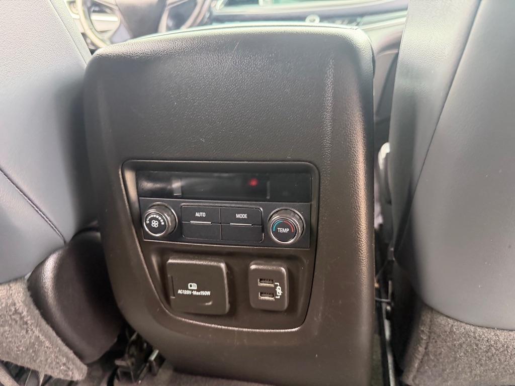 Buick Enclave Essence FWD 2018