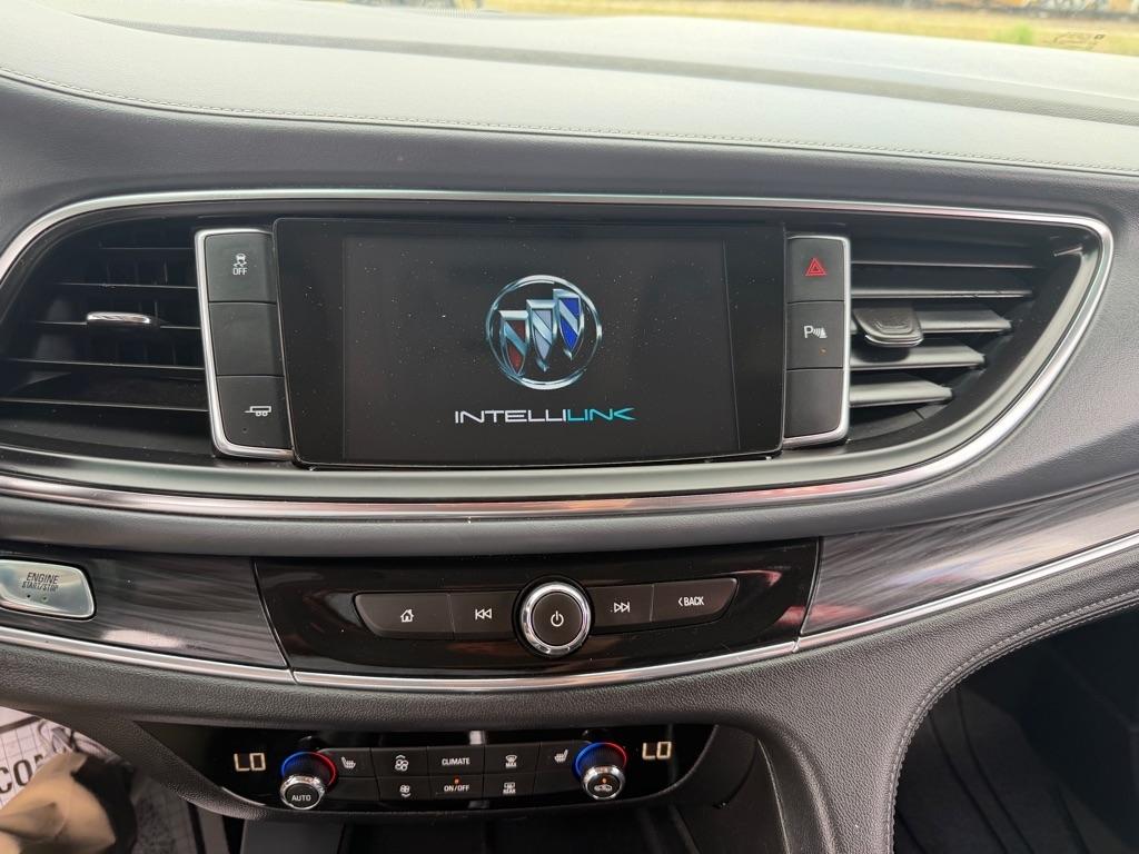 Buick Enclave Essence FWD 2018