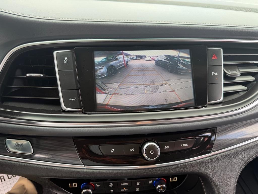 Buick Enclave Essence FWD 2018