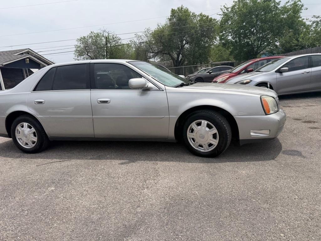 Cadillac DeVille Sedan 2005