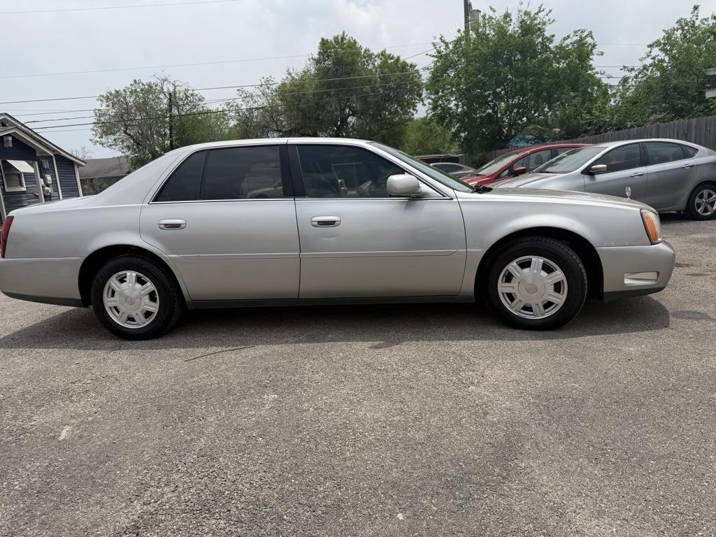 Cadillac DeVille Sedan 2005