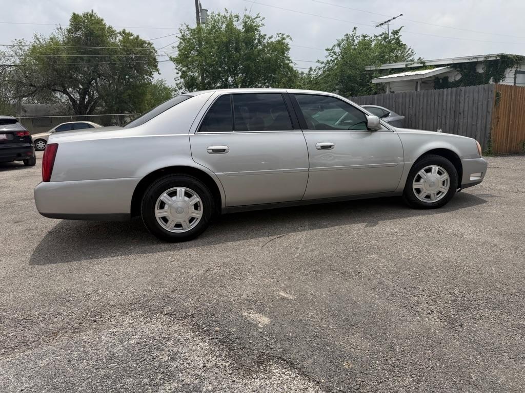 Cadillac DeVille Sedan 2005