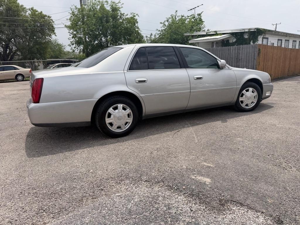Cadillac DeVille Sedan 2005