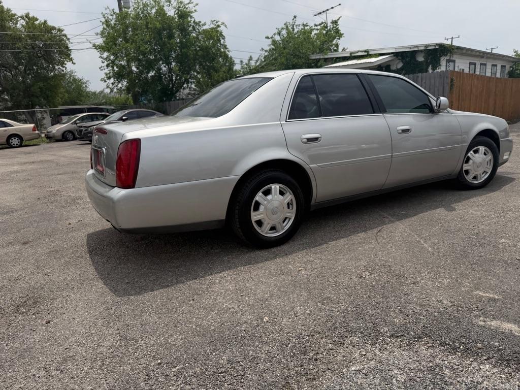 Cadillac DeVille Sedan 2005