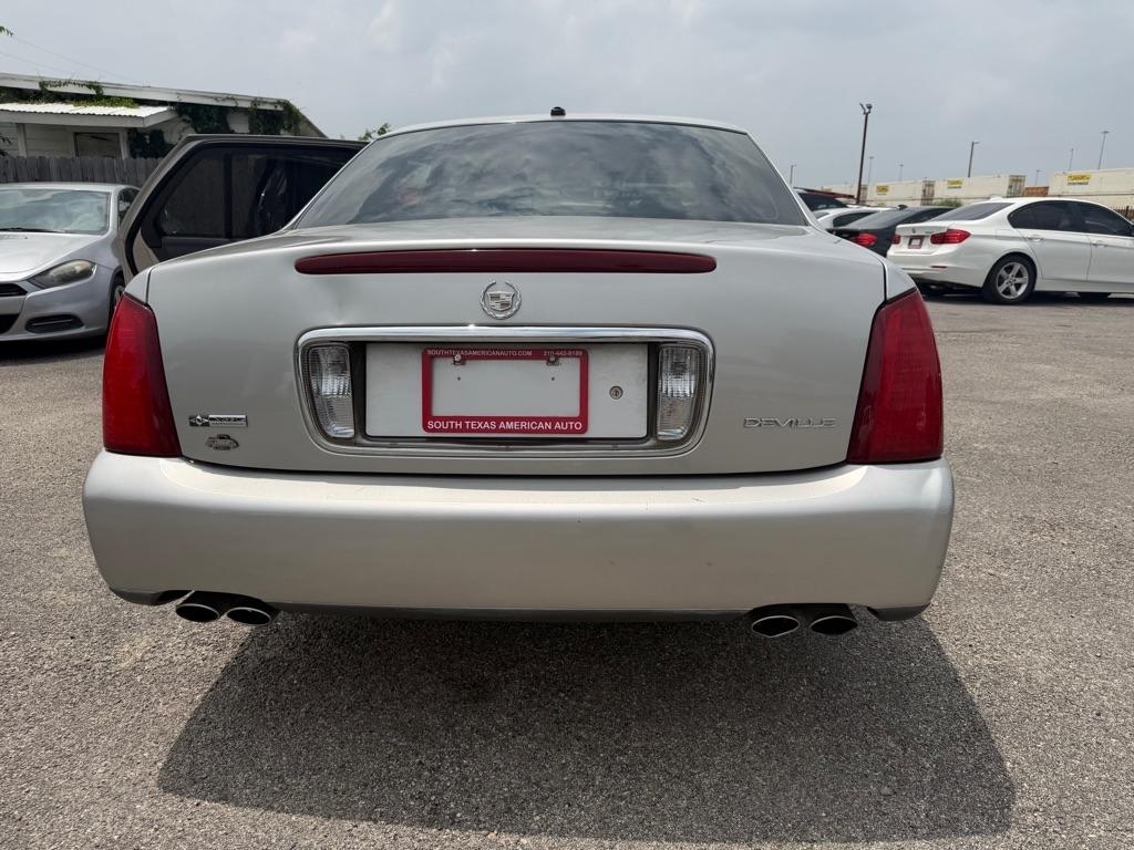 Cadillac DeVille Sedan 2005