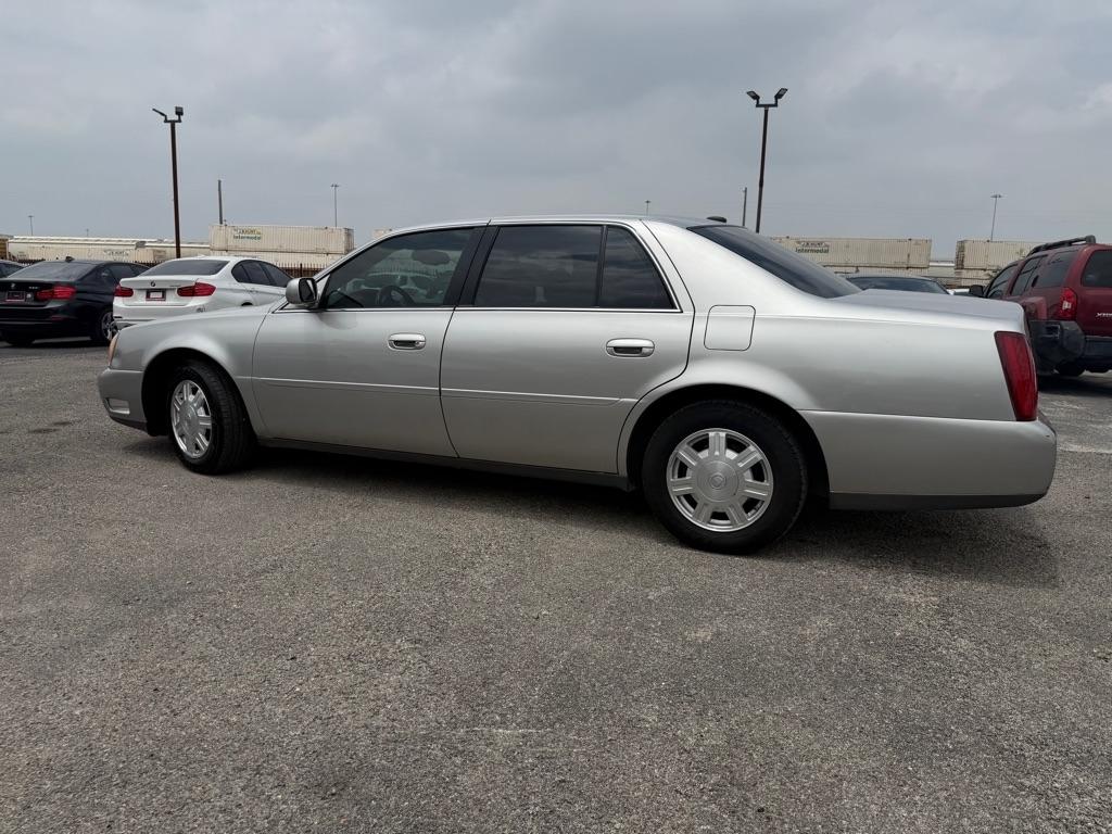 Cadillac DeVille Sedan 2005