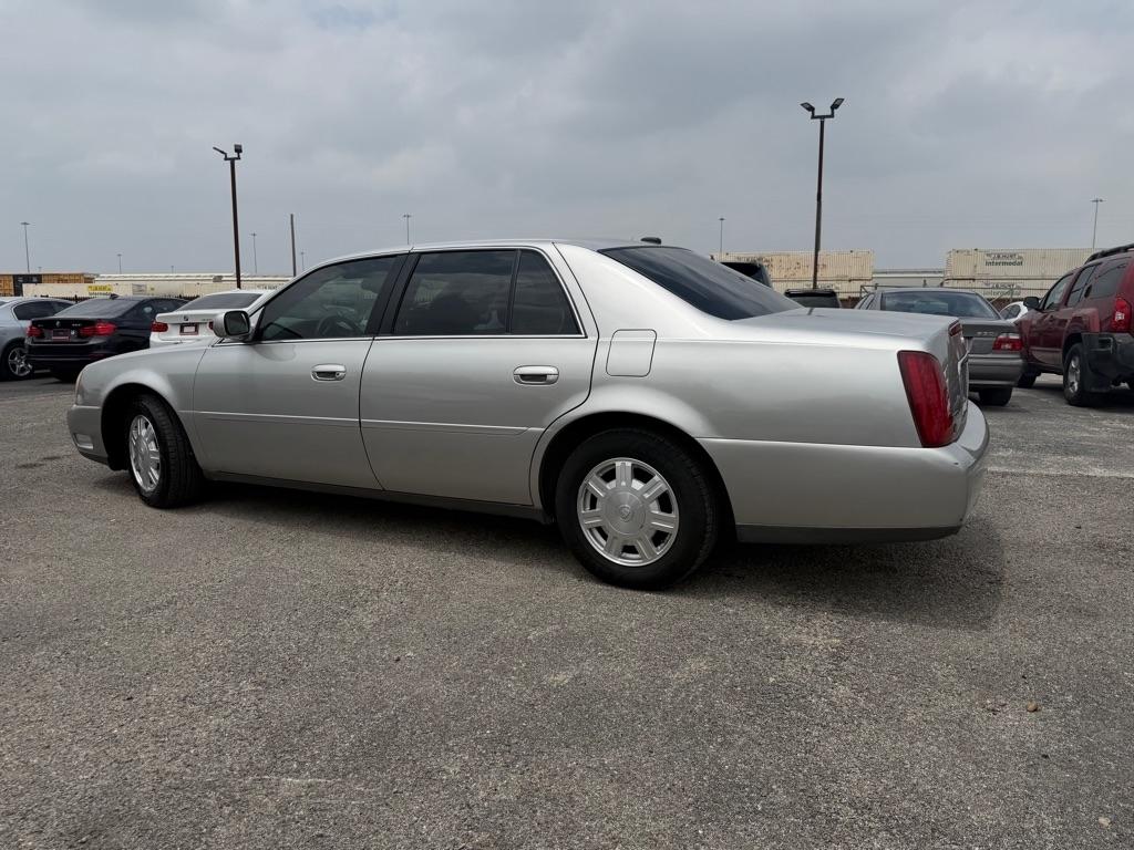 Cadillac DeVille Sedan 2005