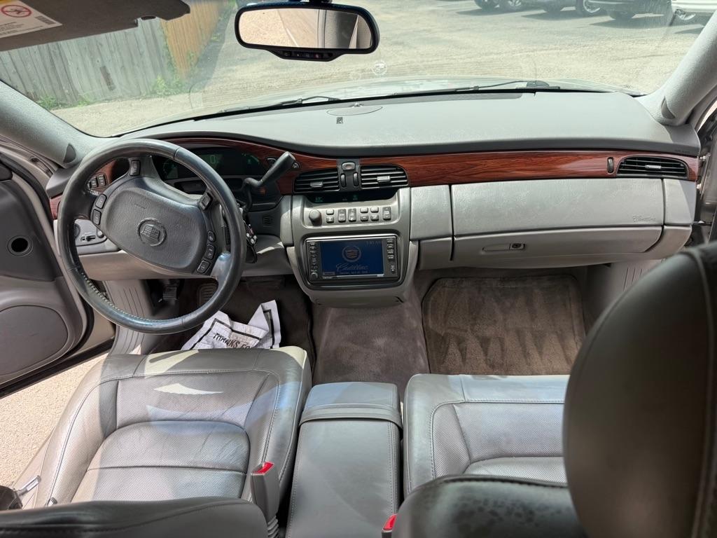 Cadillac DeVille Sedan 2005
