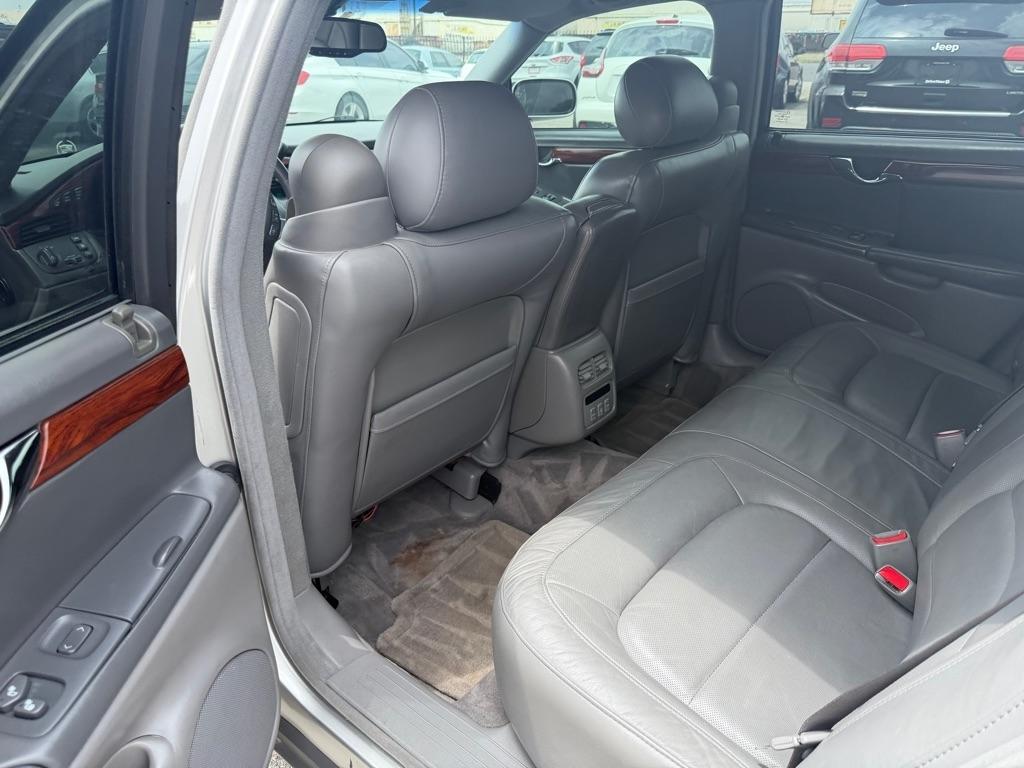 Cadillac DeVille Sedan 2005