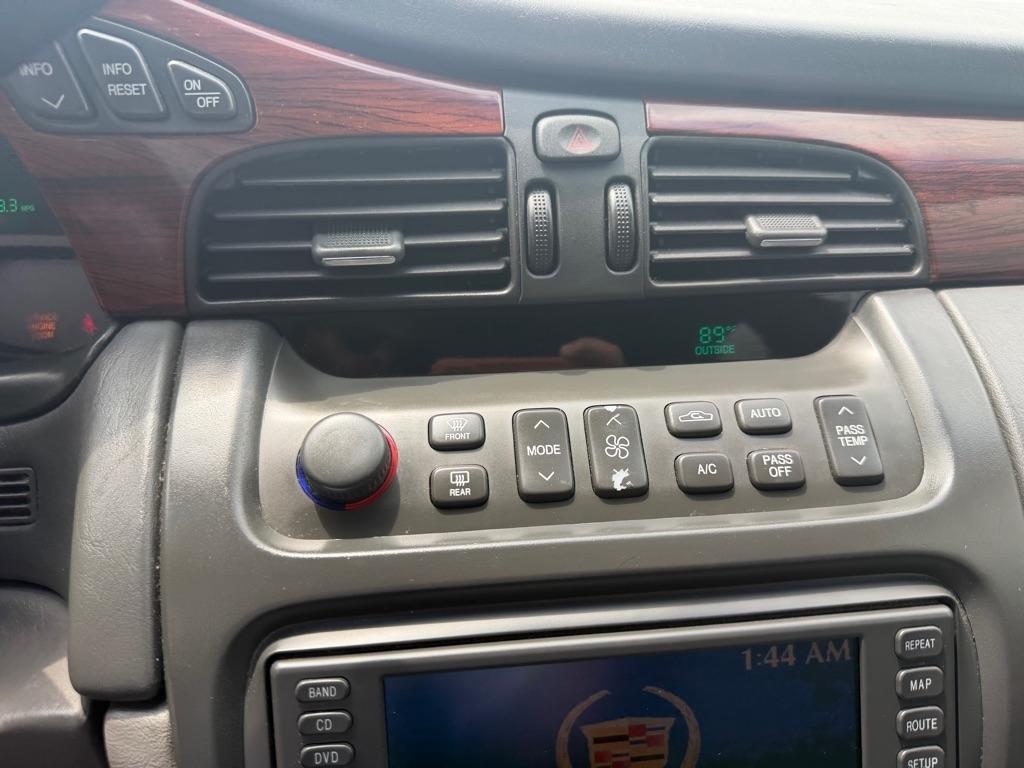Cadillac DeVille Sedan 2005