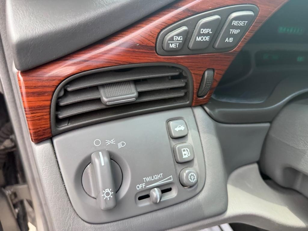 Cadillac DeVille Sedan 2005