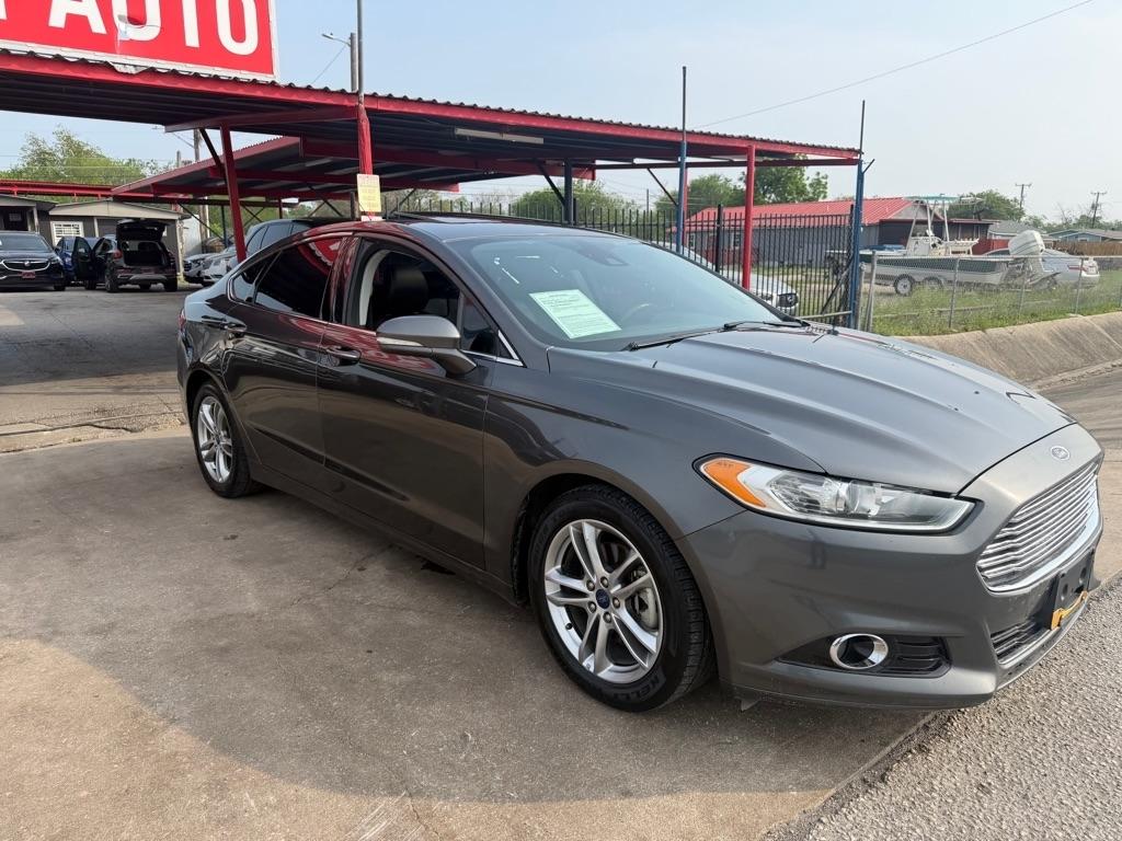 Ford Fusion Hybrid Titanium 2015