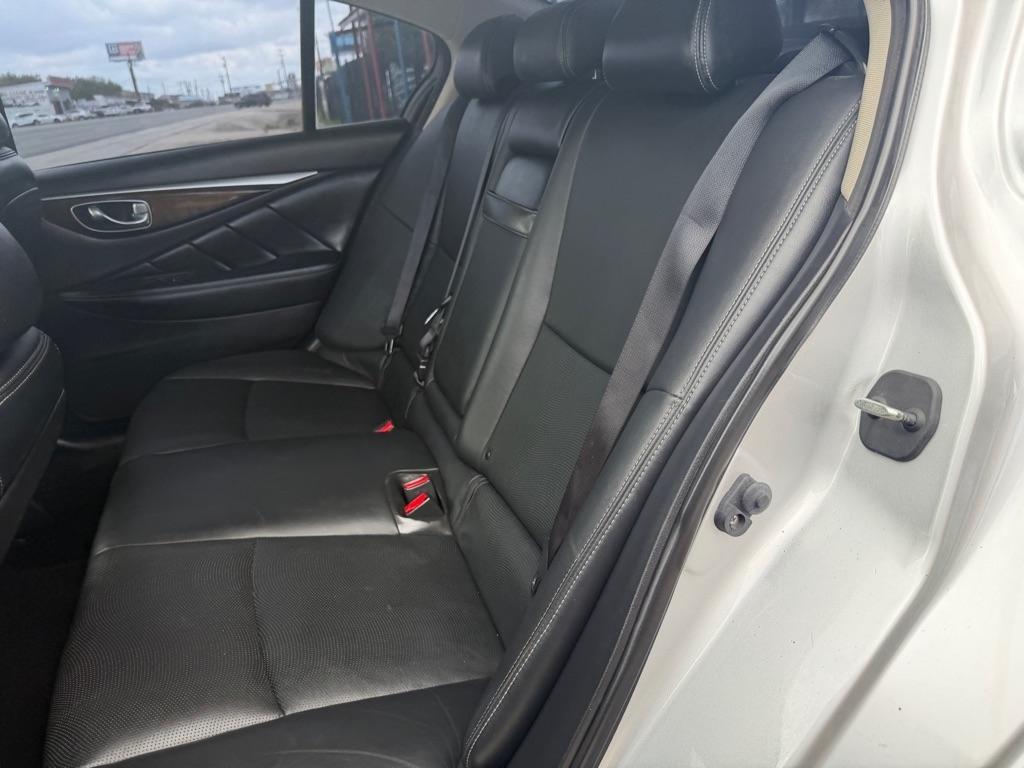 Infiniti Q50 Base 2015