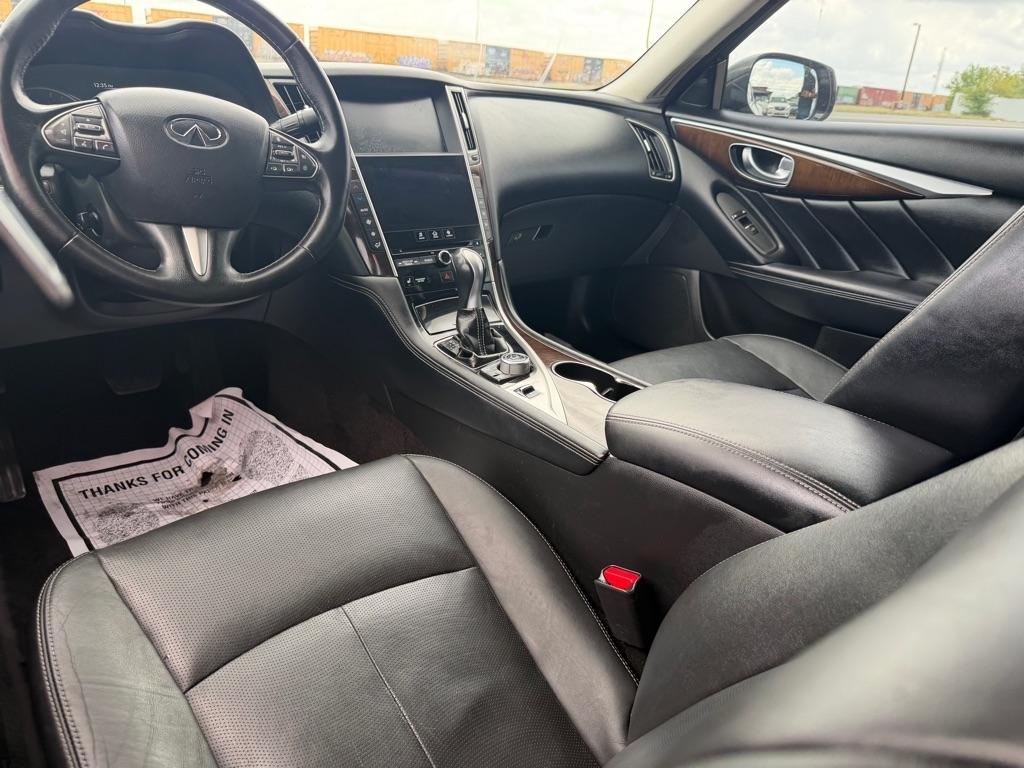 Infiniti Q50 Base 2015