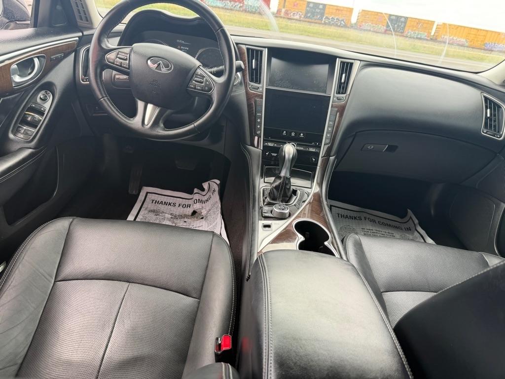 Infiniti Q50 Base 2015