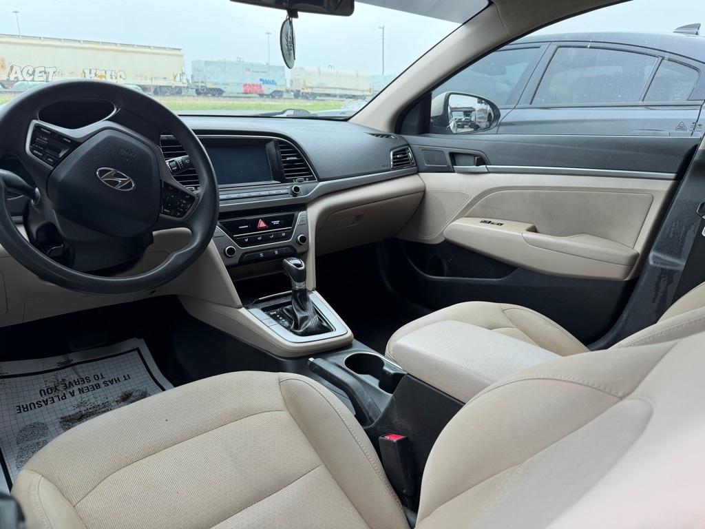 Hyundai Elantra Value Edition 6A 2017