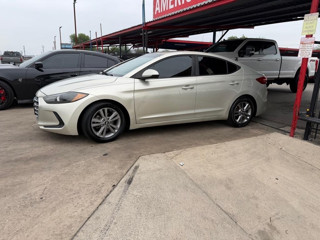 Hyundai Elantra Value Edition 6A 2017