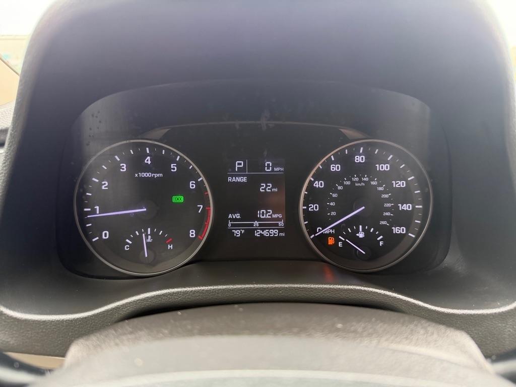 Hyundai Elantra Value Edition 6A 2017
