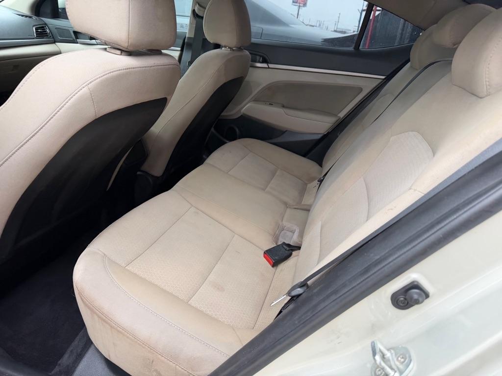 Hyundai Elantra Value Edition 6A 2017