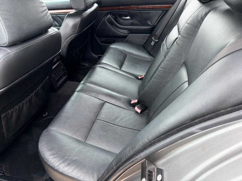 BMW 5-Series 530i 2003