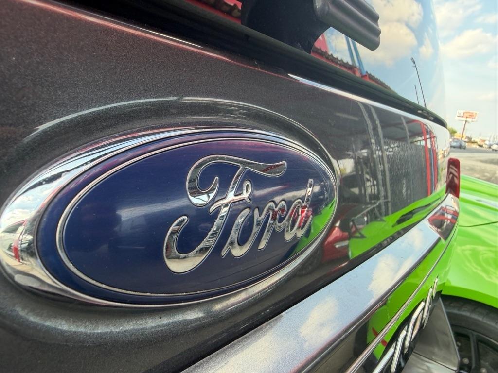 Ford Expedition XLT 4WD 2017