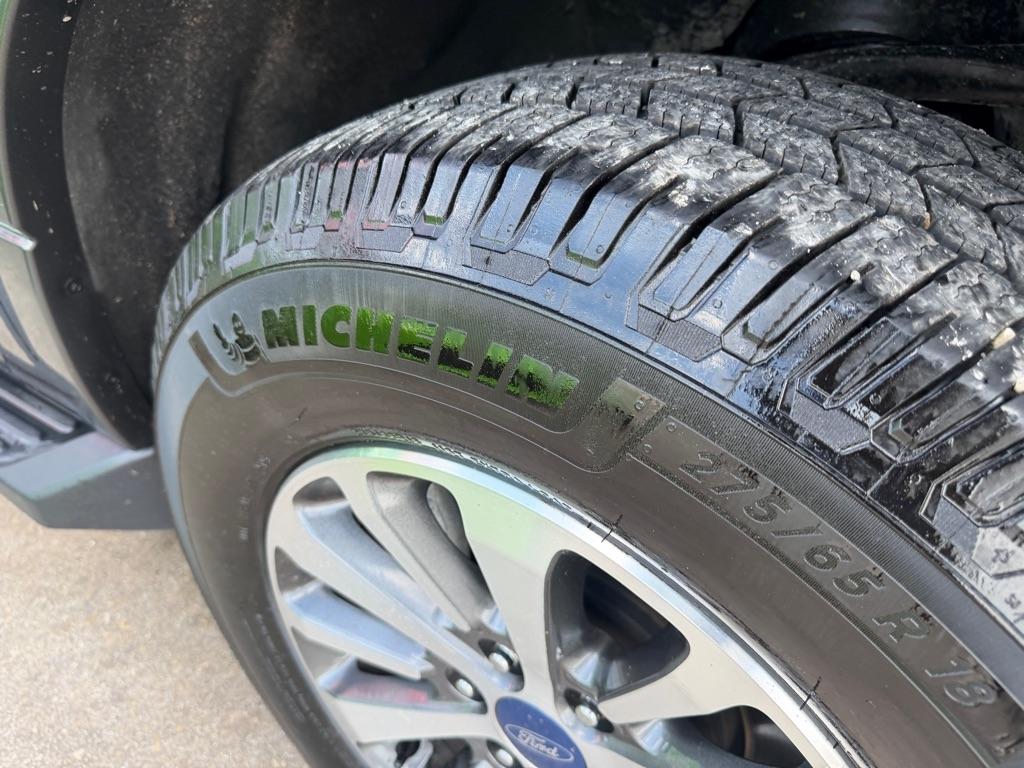 Ford Expedition XLT 4WD 2017