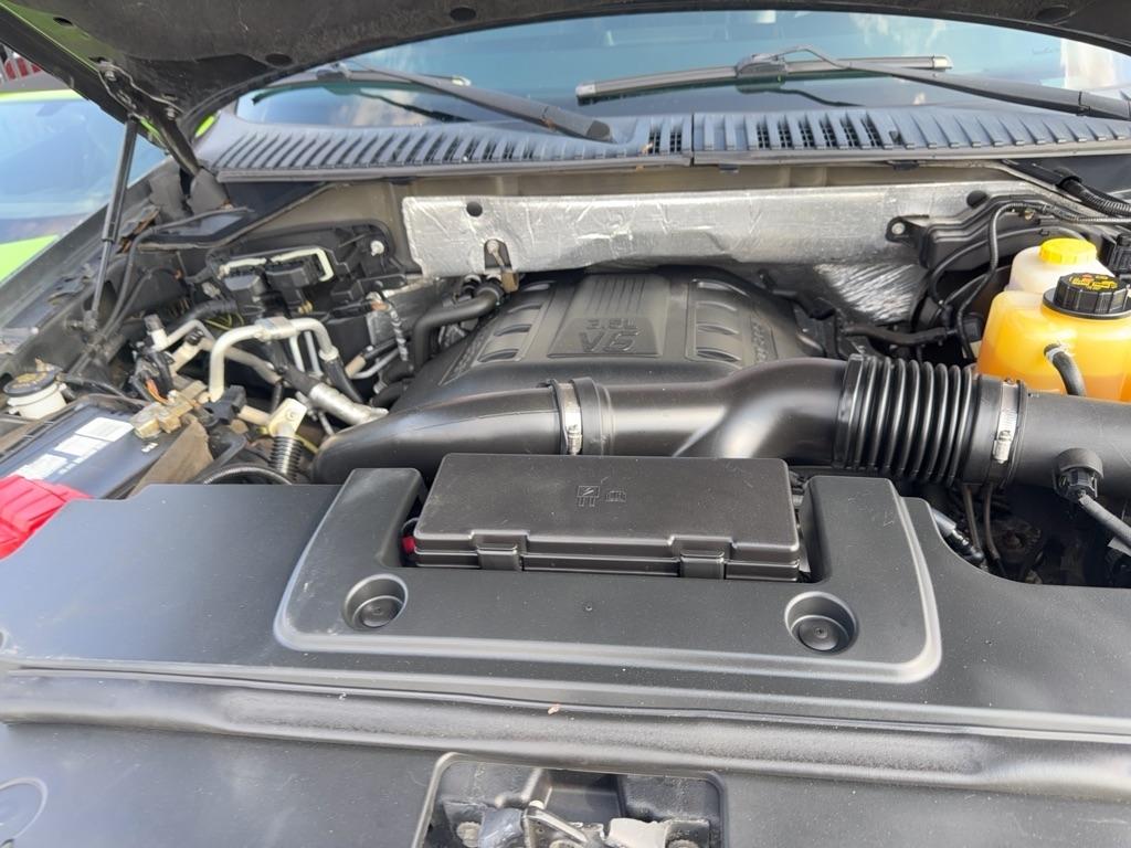 Ford Expedition XLT 4WD 2017