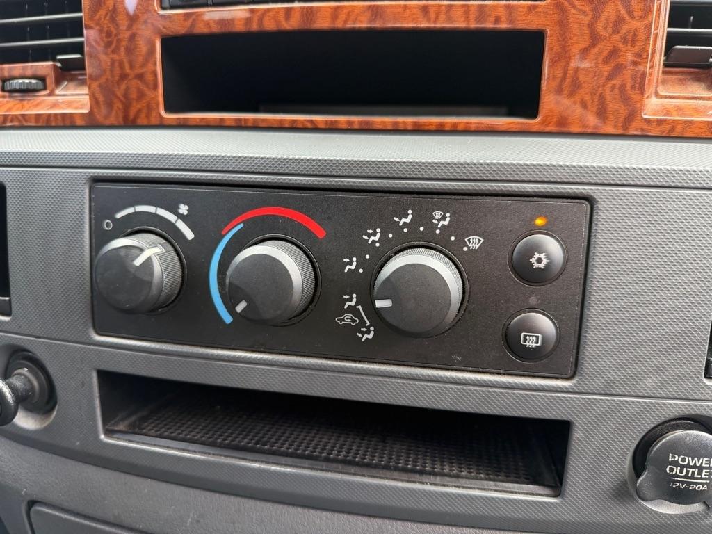 Dodge Ram 1500 ST Quad Cab 2WD 2006