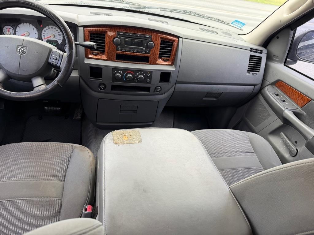 Dodge Ram 1500 ST Quad Cab 2WD 2006