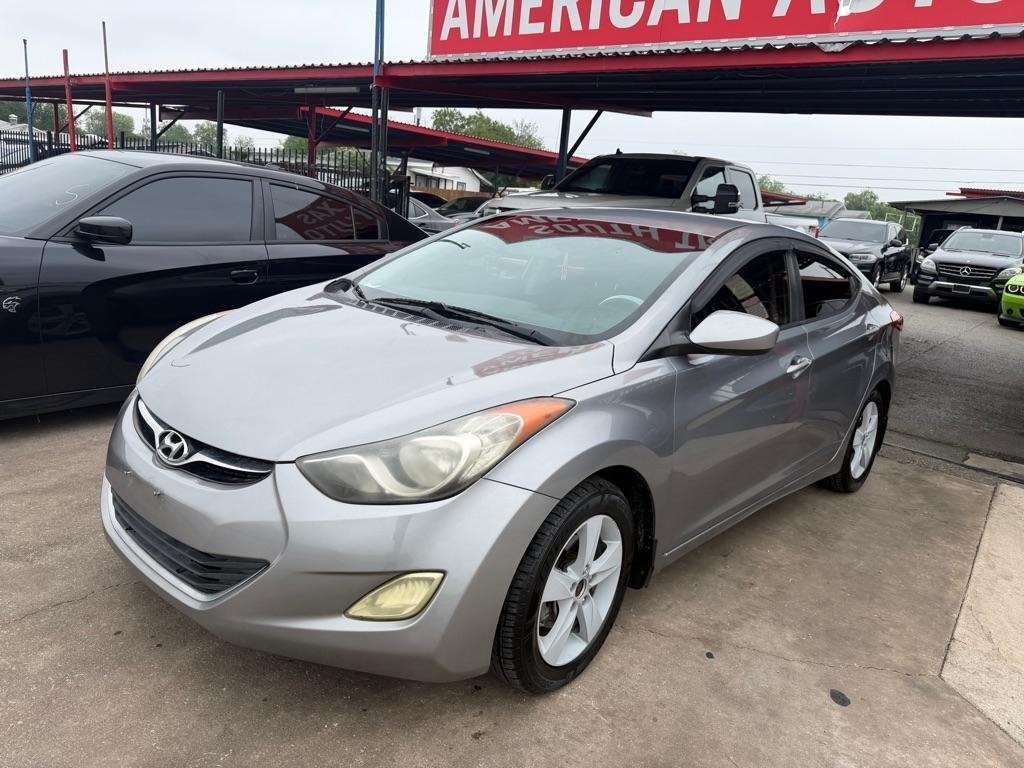 Hyundai Elantra GLS M/T 2013