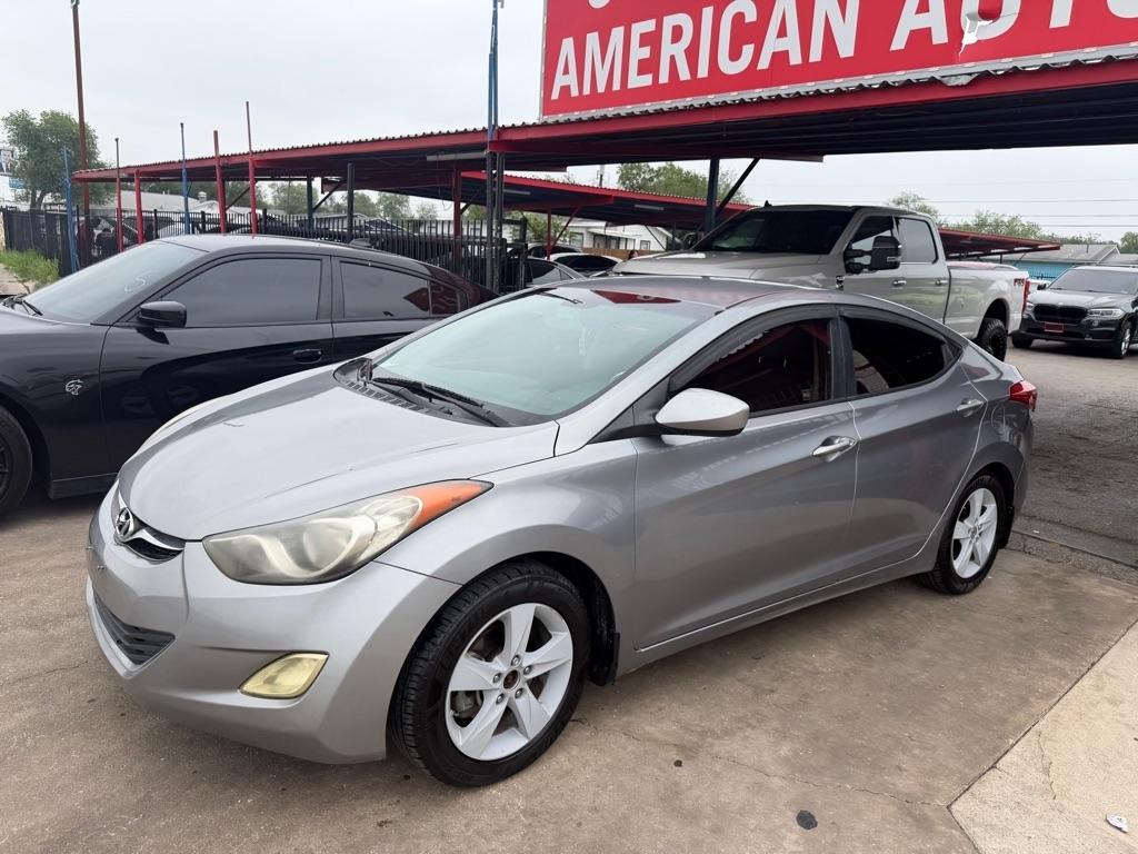 Hyundai Elantra GLS M/T 2013