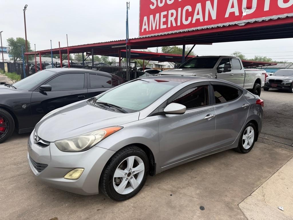 Hyundai Elantra GLS M/T 2013