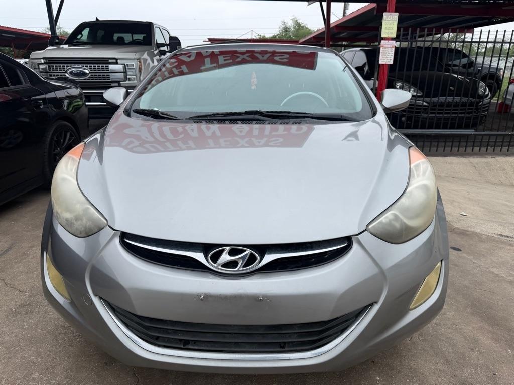 Hyundai Elantra GLS M/T 2013