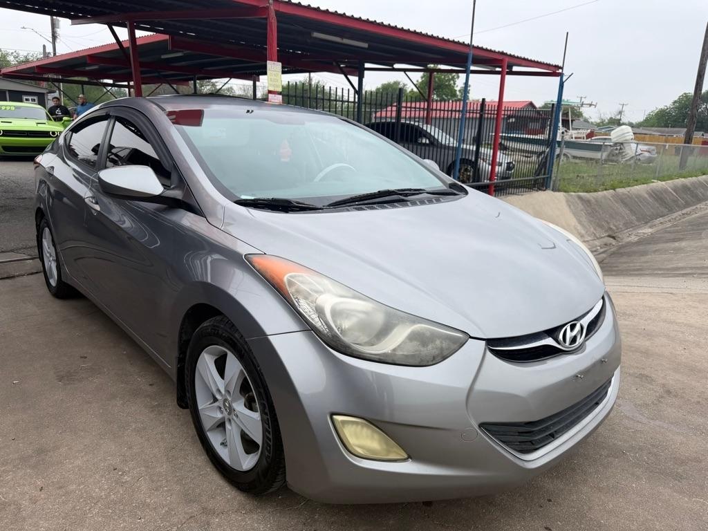 Hyundai Elantra GLS M/T 2013