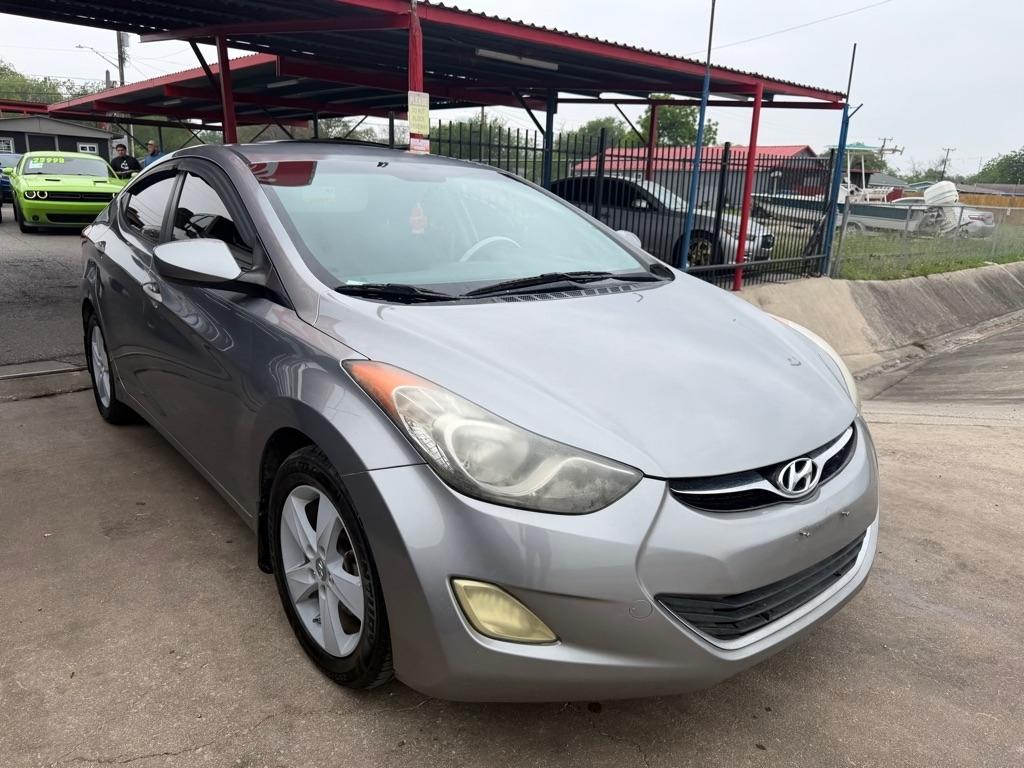 Hyundai Elantra GLS M/T 2013