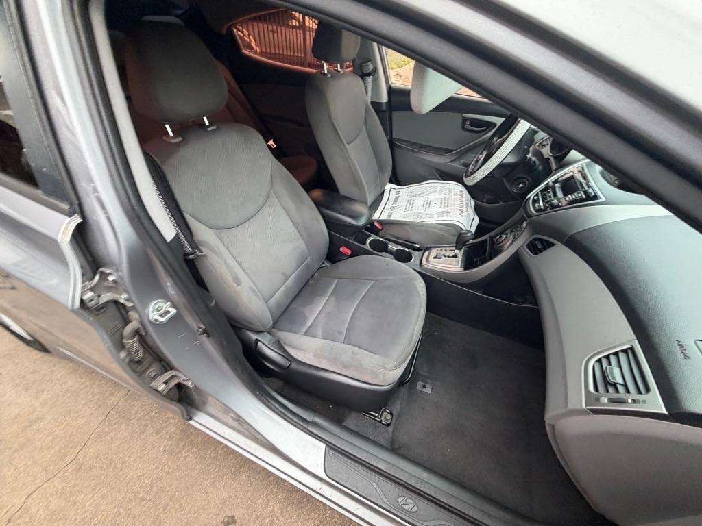 Hyundai Elantra GLS M/T 2013