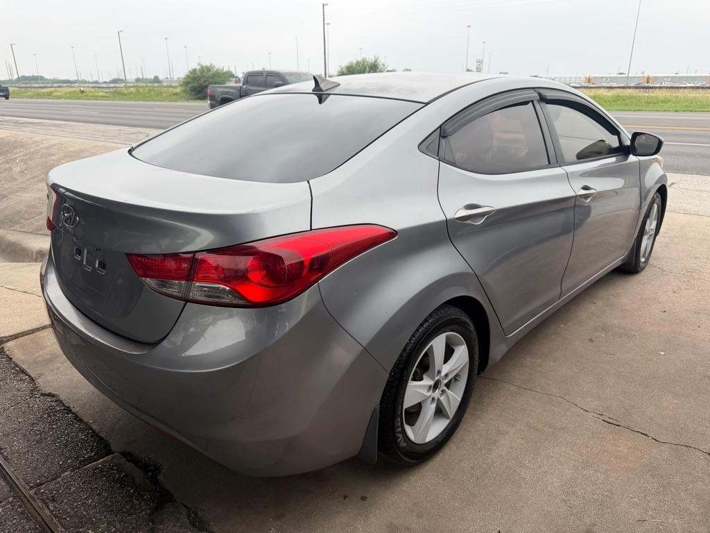 Hyundai Elantra GLS M/T 2013