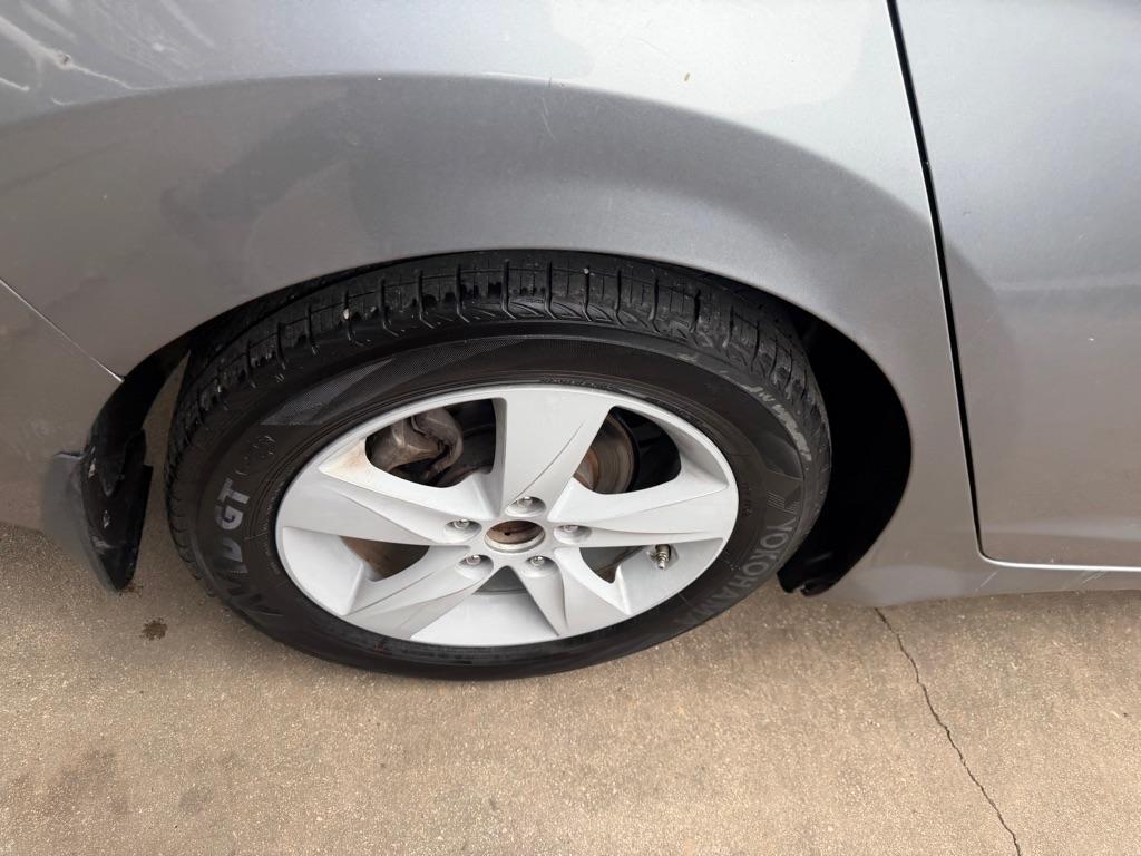 Hyundai Elantra GLS M/T 2013