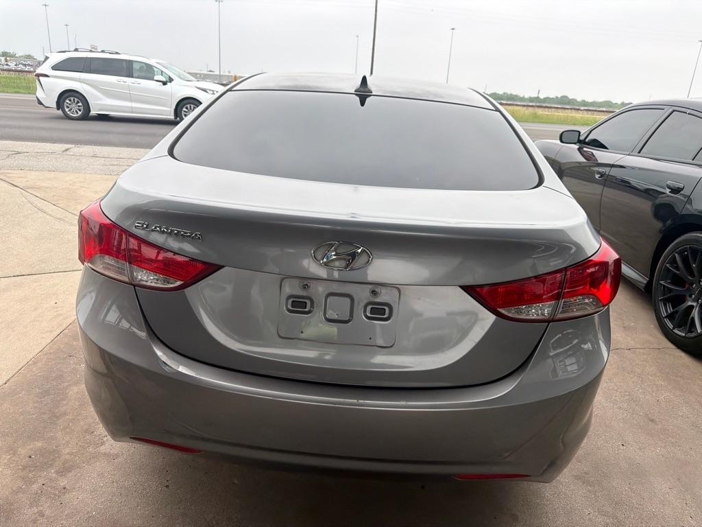Hyundai Elantra GLS M/T 2013