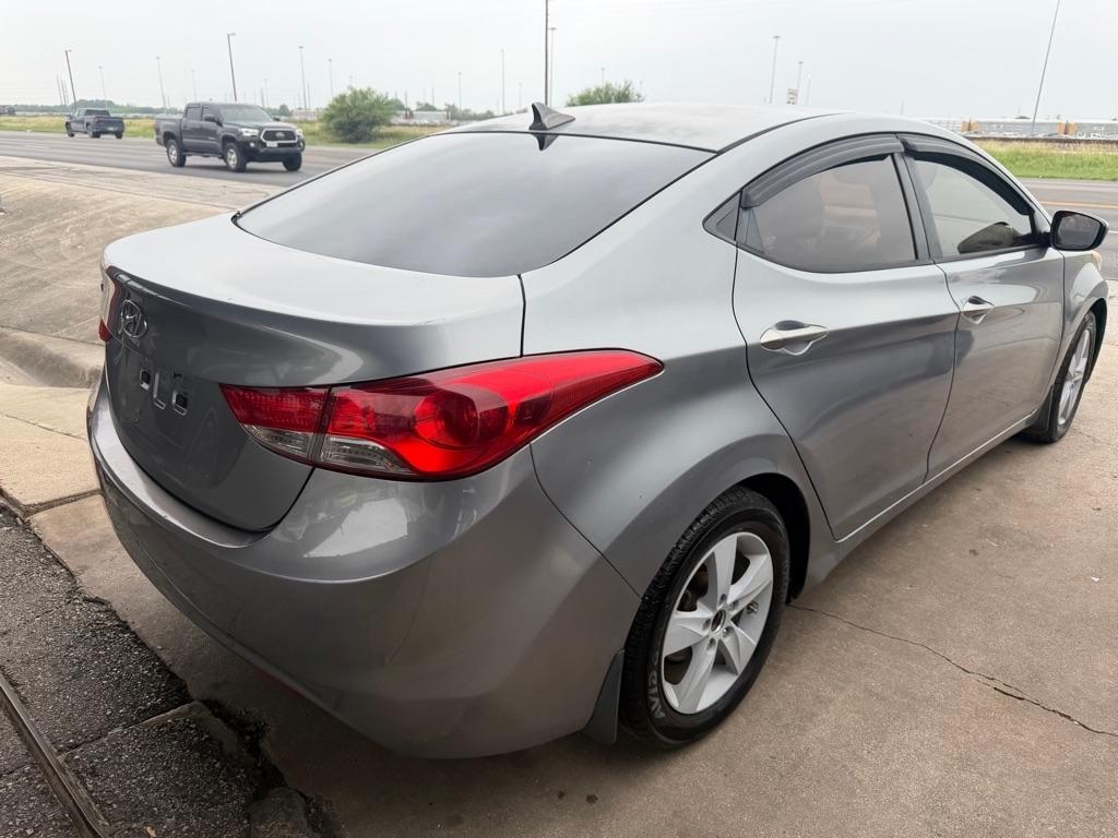 Hyundai Elantra GLS M/T 2013