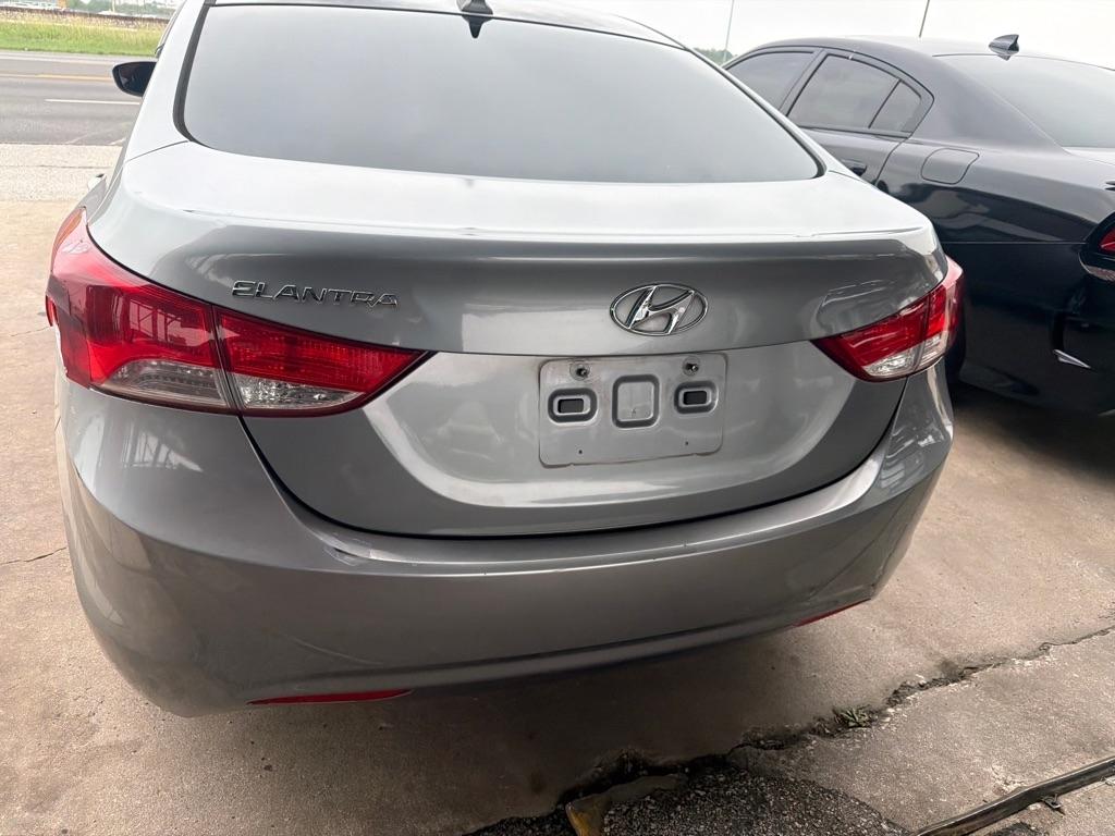 Hyundai Elantra GLS M/T 2013