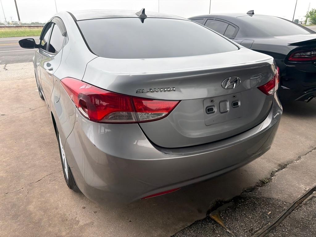 Hyundai Elantra GLS M/T 2013