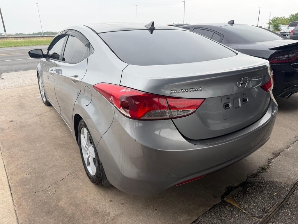 Hyundai Elantra GLS M/T 2013