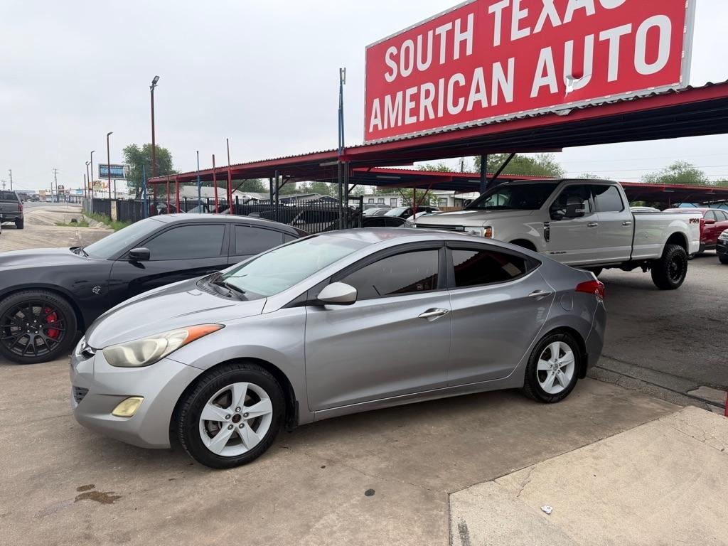 Hyundai Elantra GLS M/T 2013