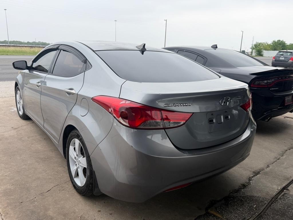 Hyundai Elantra GLS M/T 2013
