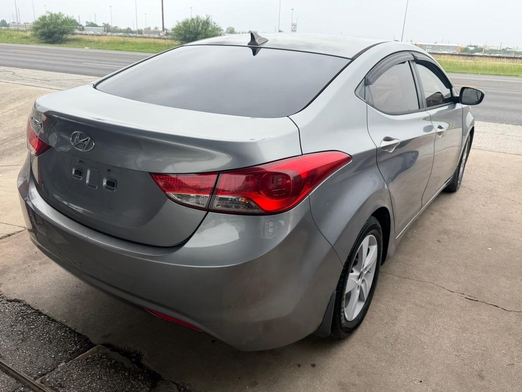 Hyundai Elantra GLS M/T 2013
