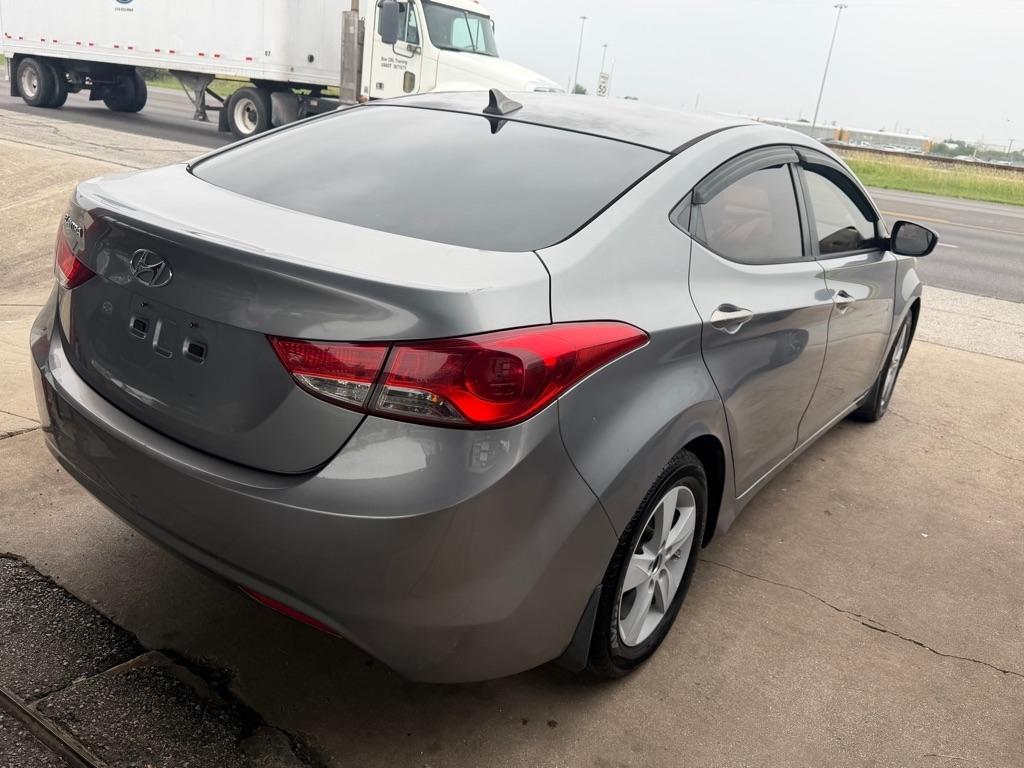 Hyundai Elantra GLS M/T 2013