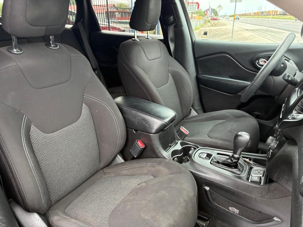 Jeep Cherokee Latitude FWD 2019