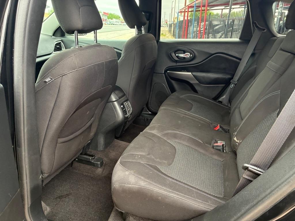 Jeep Cherokee Latitude FWD 2019